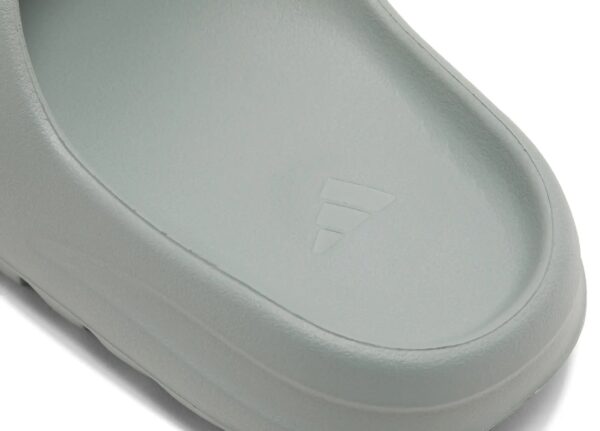 Yeezy Slides 'Salt' - Image 2