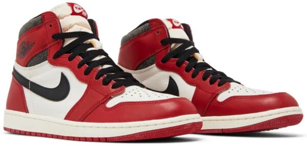 Air Jordan 1 Retro High OG 'Chicago Lost & Found' - Image 2
